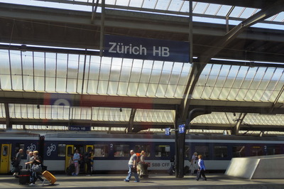 スイス旅行記 チューリッヒ中央駅IMGP3936