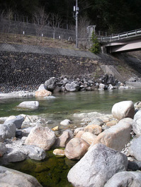 葛温泉河原の野湯(長野県大町市平)