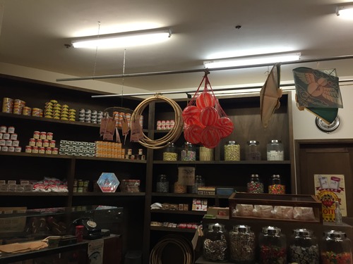 雑貨店