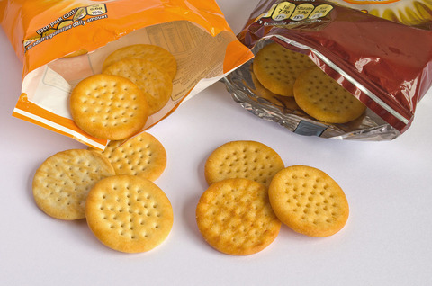 McVities_Mini_Cheddars_(Original_and_BBQ)_with_bags