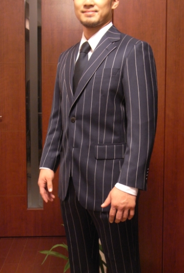 ネイビーストライプのスーツ-メンズ＆レディース オーダースーツ東京  : 【スーツ男子】イケてる奴はストライプスーツ 着こなし例