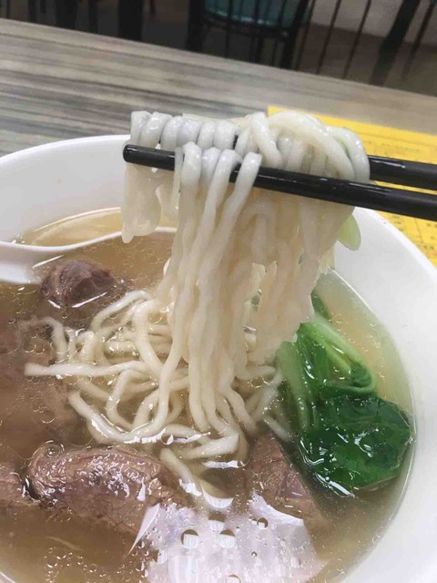 牛易館の牛肉麺