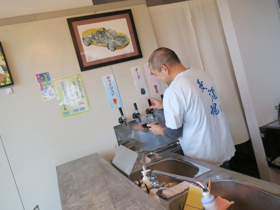 ブルーパブですね!
