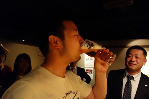 自分で注いで自分で飲む!