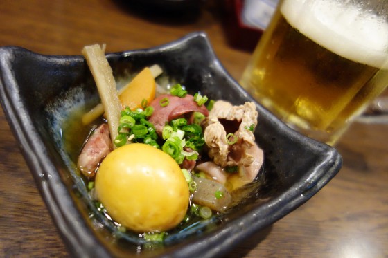お通しの煮込み