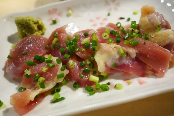地鶏のたたき(400円)
