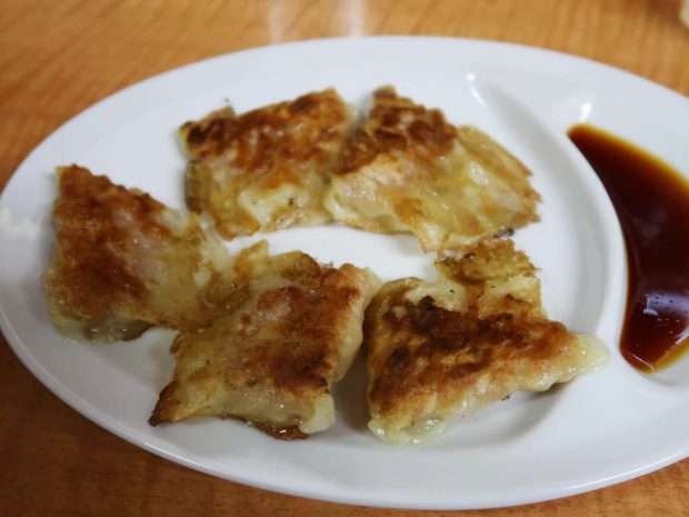 焼きワンタン(450円)