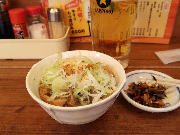 牛すじもつ煮込み(600円)