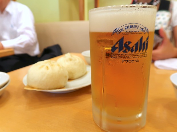 ビールはアサヒ