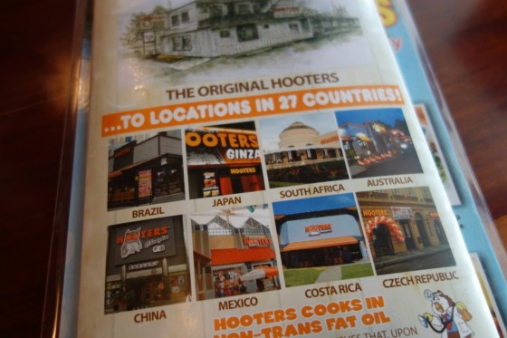HOOTERS