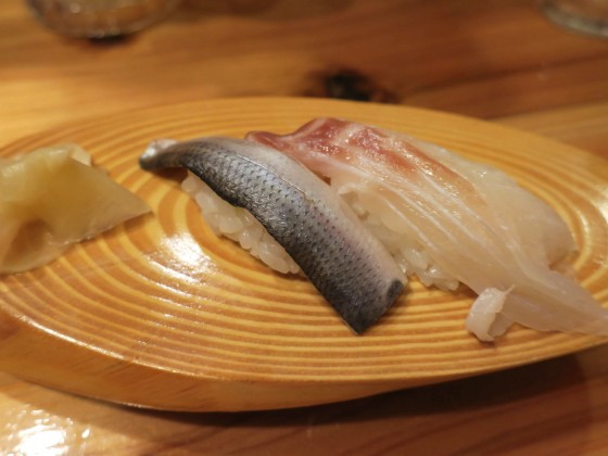 〆コハダ(50円)、天然真鯛(150円)