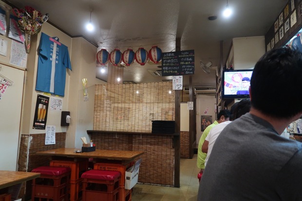 東京やきとり酒場 店内