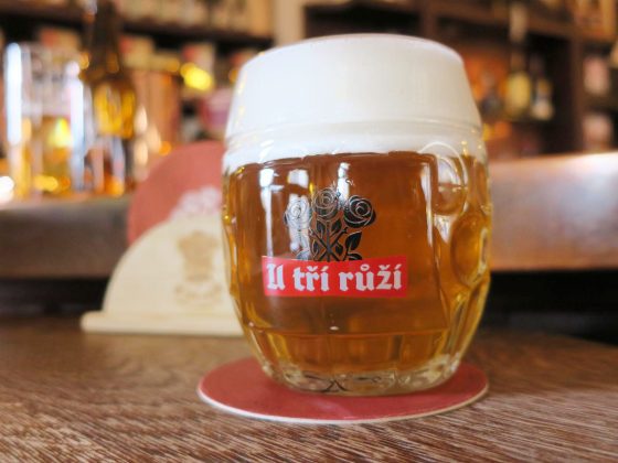 3つのバラ Lager