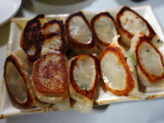 家族特製焼き餃子(550円)