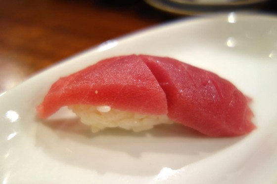 本マグロ握り(150円)