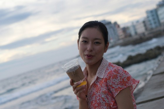 飲み干したし行きましょうか。