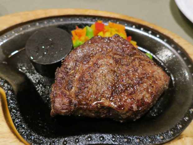 リブロースステーキ(1,988円)
