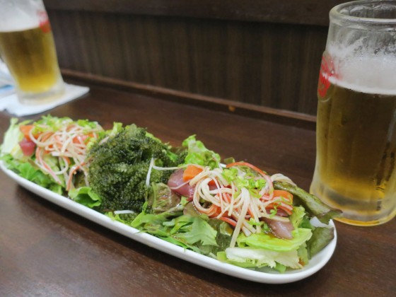 海のものいっぱいサラダ(700円)