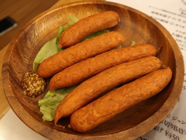 ソーセージ盛り合わせ(800円)