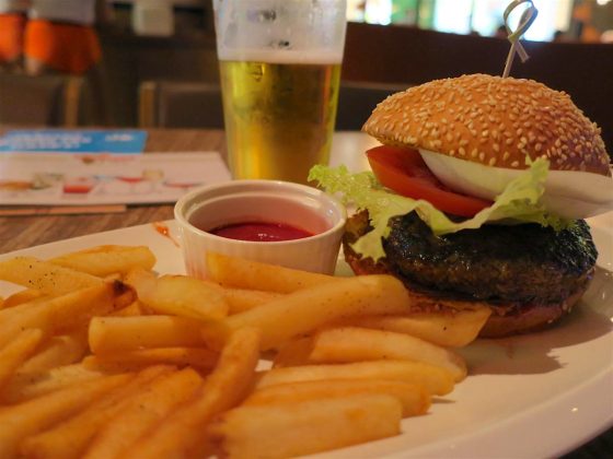 フーターズバーガー