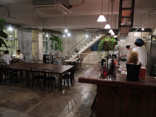 ブラッスリー エスプリ 店内 1