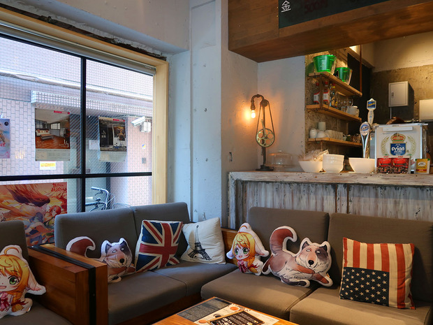 The 1/3rd Café &Bar 店内