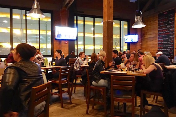 CRAFT BEER MARKET 店内