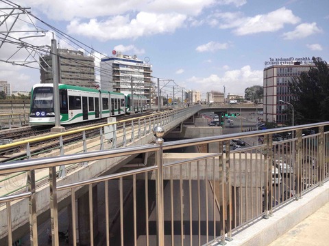 スタジアム駅で下車