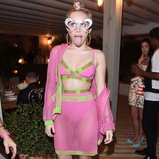 Miley-Cyrus-Crazy-Fashion-Moments
