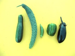 ½é