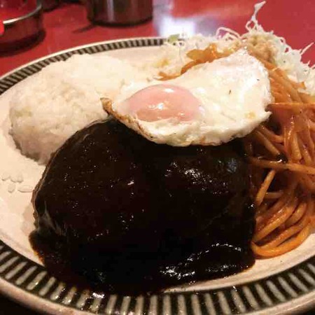 ハンバーグのナポ添え
