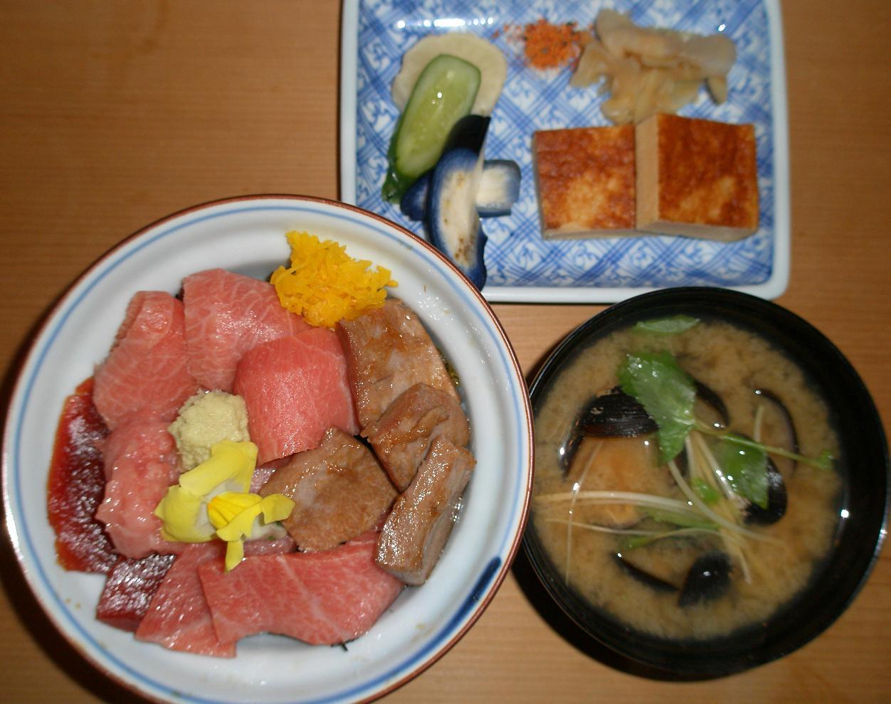 まぐろづくしどんぶり