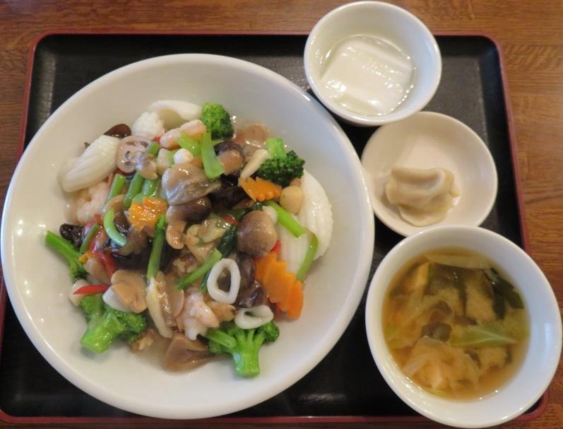 レタスサラダ付