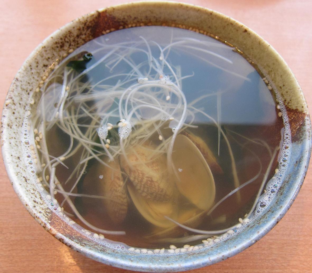 アサリのエエ出汁でとる