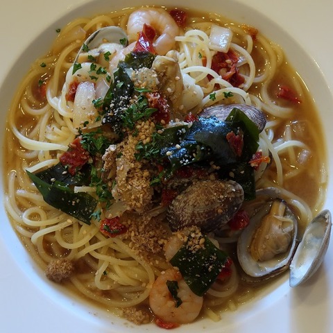たっぷり魚介の和風パスタ(エルヴェッタ)