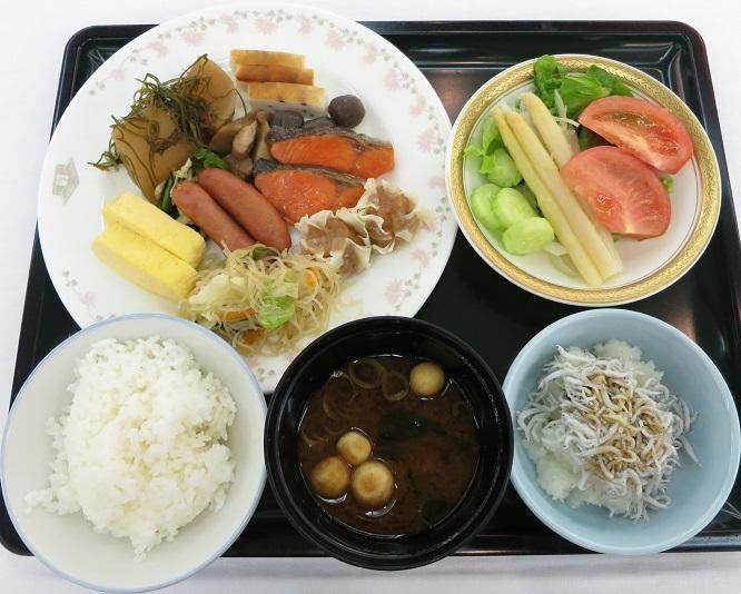 朝食