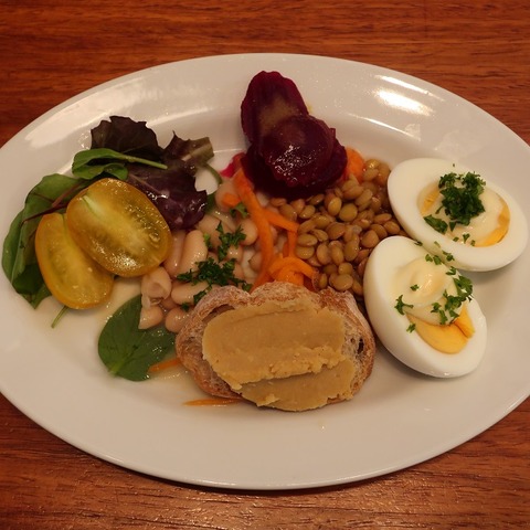 野菜と豆の盛り合せ(航旅莉屋)
