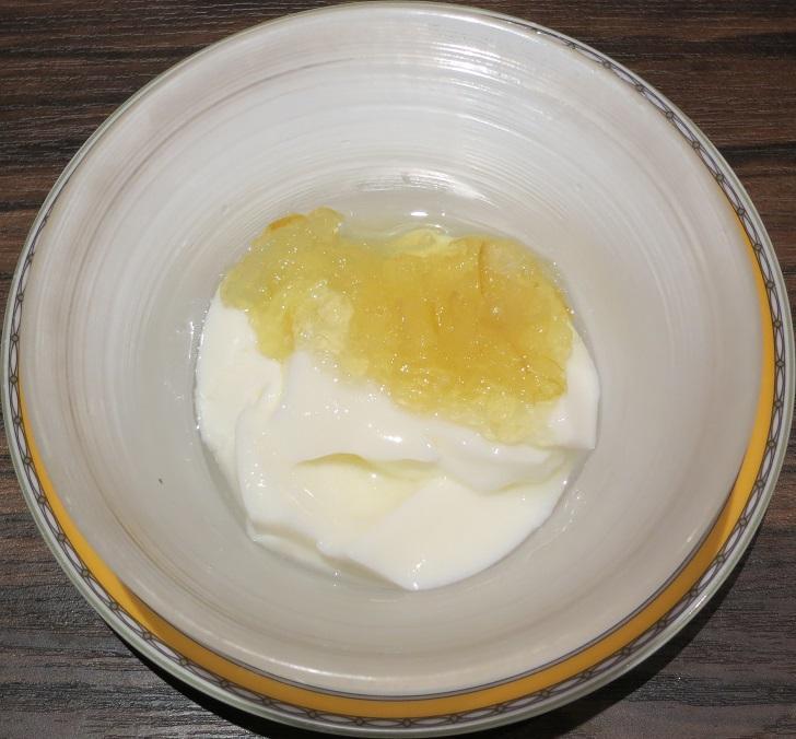 やわらか杏仁豆腐レモンジュレ添え