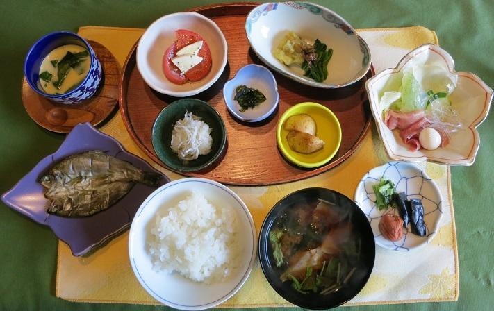 朝食