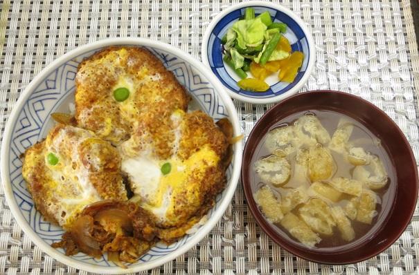 味噌汁・漬物付