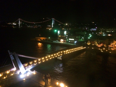 門司港ホテル窓から海峡