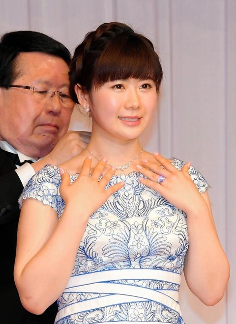 福原愛ジュエリー1