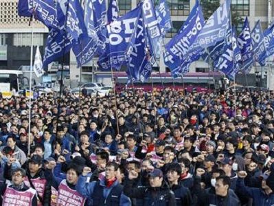 韓国完全終了！米韓FTA、ソウルで20000人がFTA反対デモ行進！　米韓関係は最悪状態へ