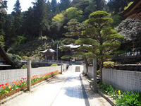横峰寺境内 大師堂へつづく回廊