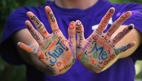 hands-423794_640