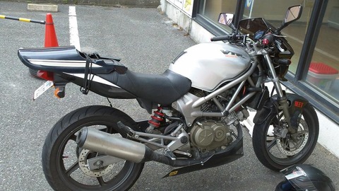 VTR250にkawasaki Z1 のテールを移植するぞ！ 編