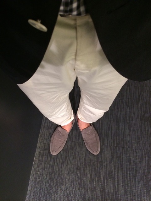 ホワイトパンツ 靴