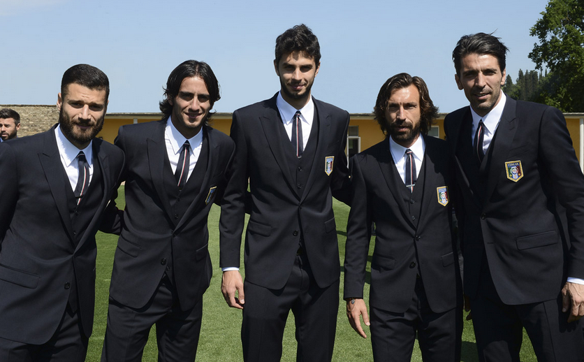 サッカーイタリア代表のスーツ姿が格好よすぎてモデルの様な件 : サラリーマンのスーツ 着こなし術