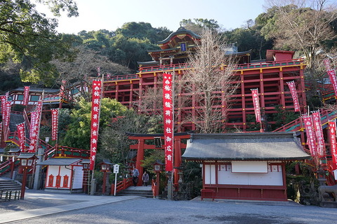 1024px-祐徳稲荷神社_本殿