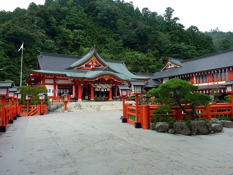 1024px-Taikodani_Inarijinjya_haiden